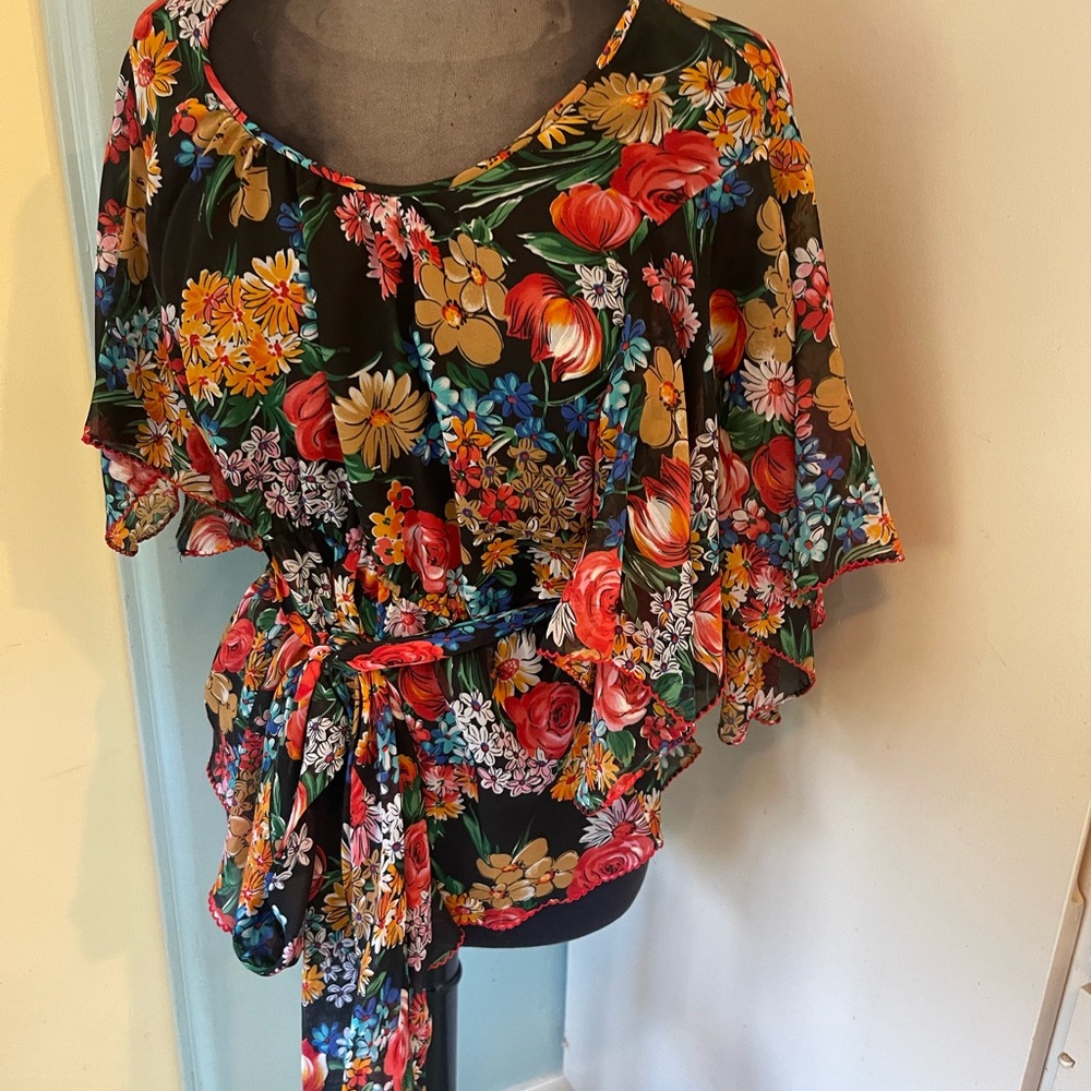 Vintage 70’sFloral Kimono Top . Saks Fifth Avenue Young Dimensions.